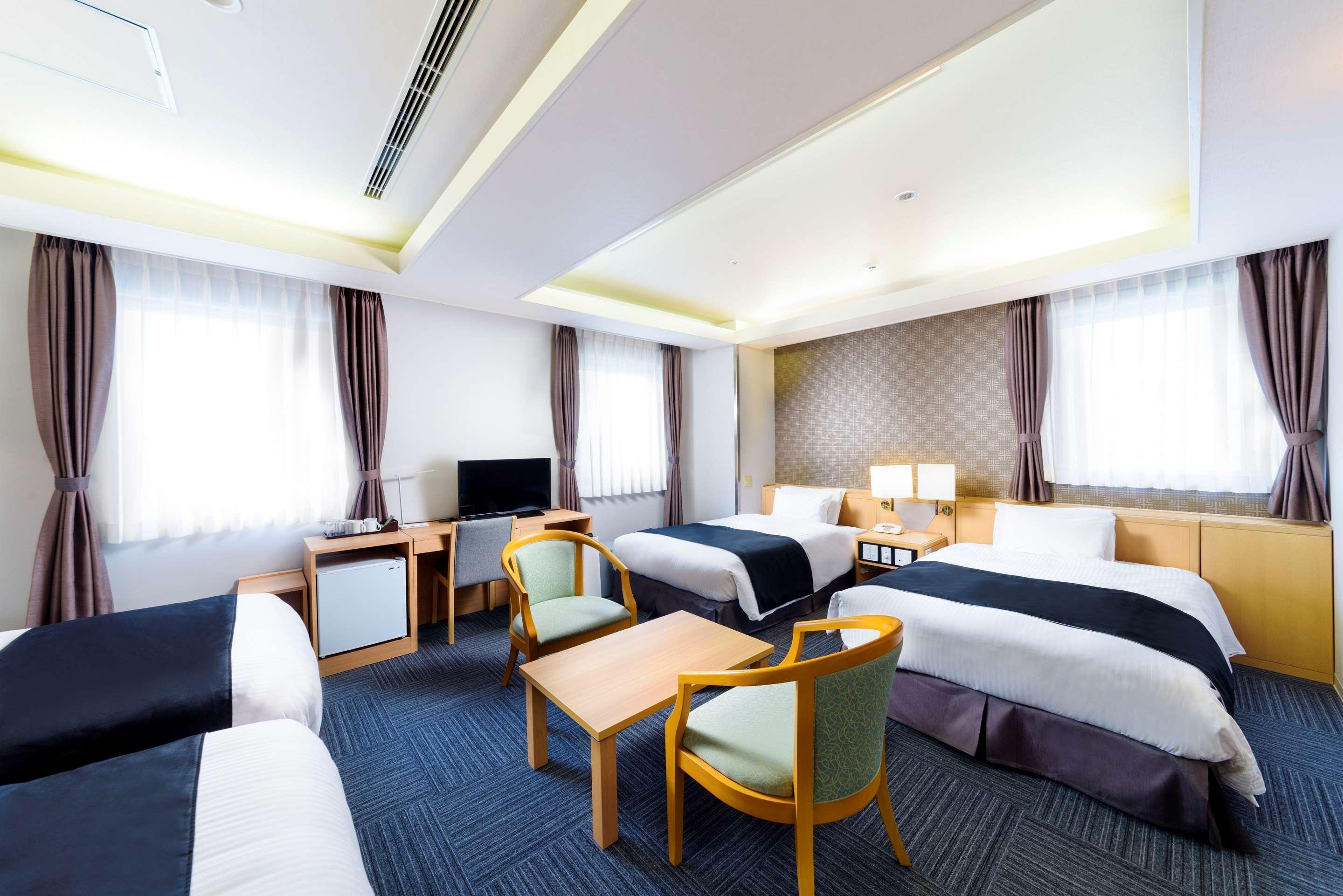 Surestay Plus Hotel By Best Western Shin-Осака Екстериор снимка