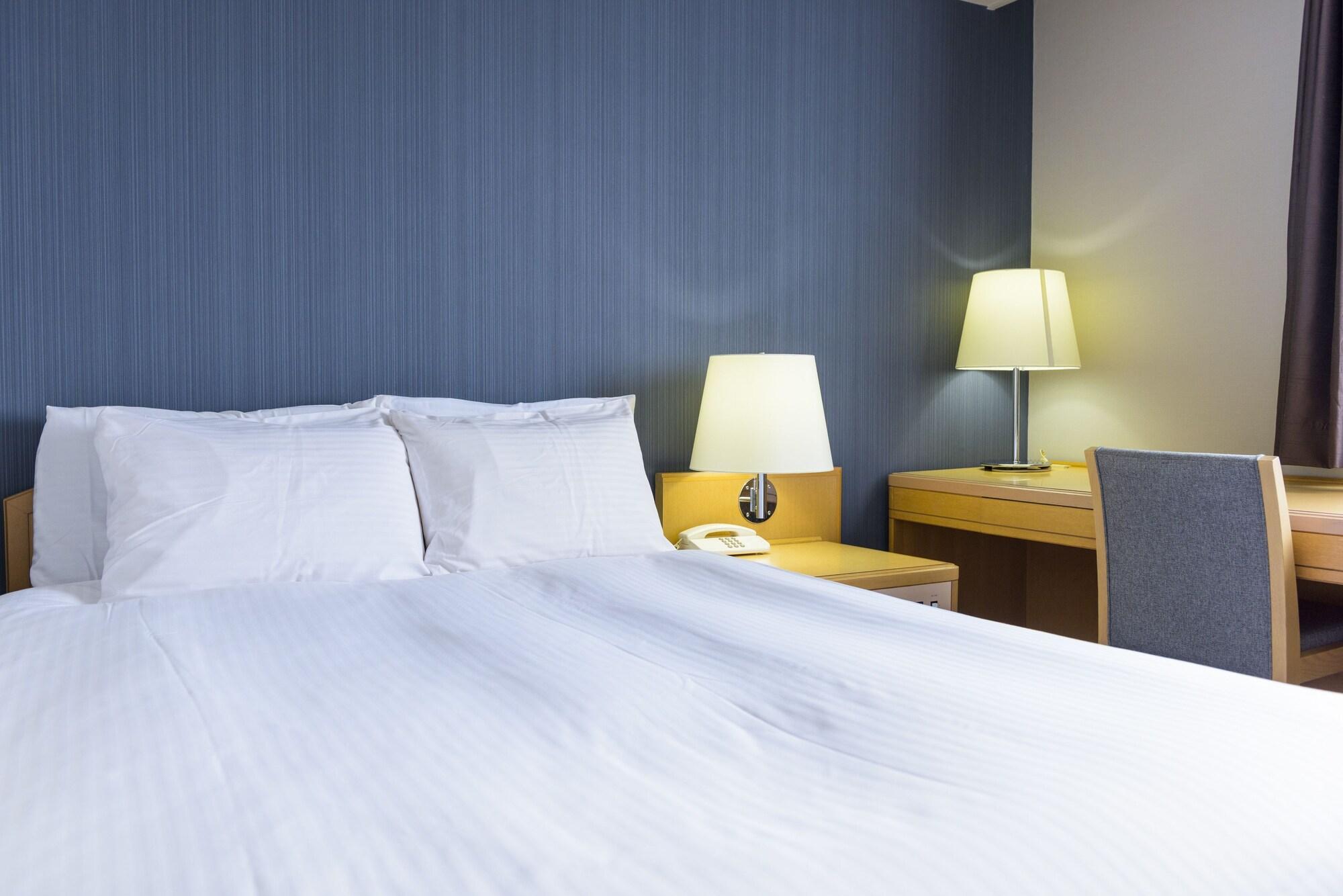 Surestay Plus Hotel By Best Western Shin-Осака Екстериор снимка