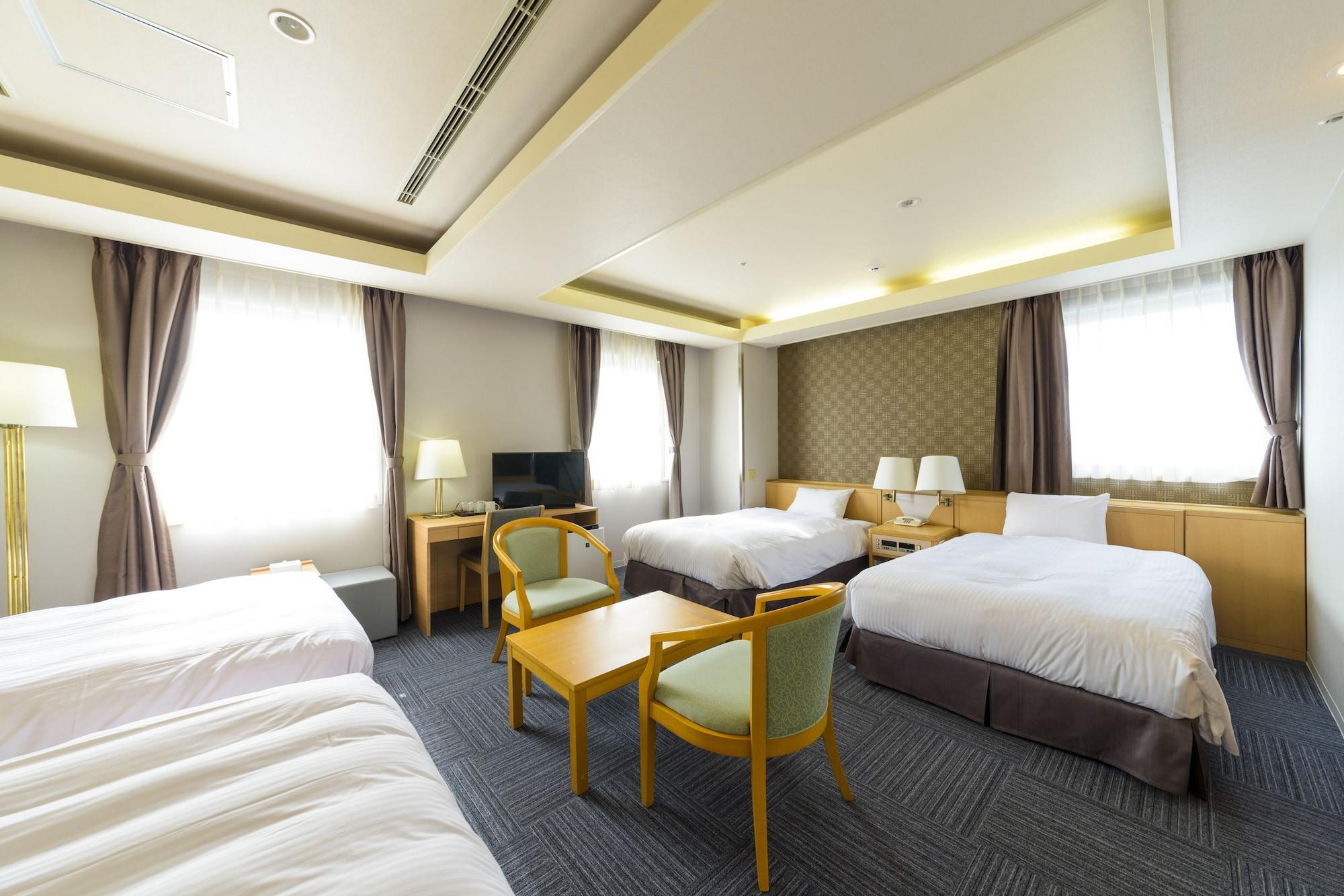 Surestay Plus Hotel By Best Western Shin-Осака Екстериор снимка