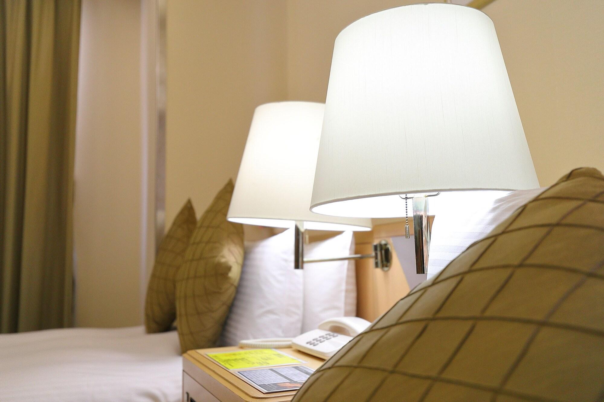 Surestay Plus Hotel By Best Western Shin-Осака Екстериор снимка