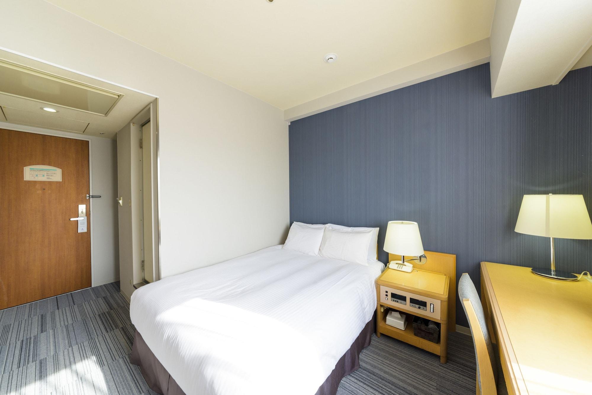Surestay Plus Hotel By Best Western Shin-Осака Екстериор снимка